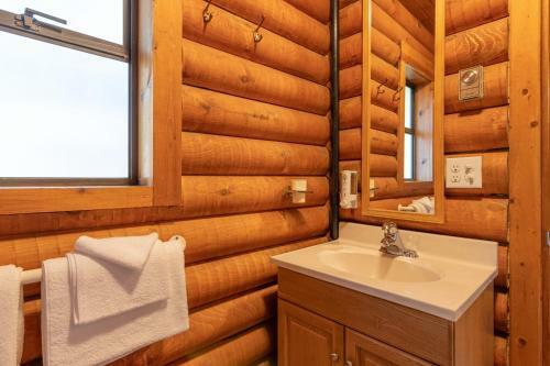 Hotel Cusheon Lake Resort