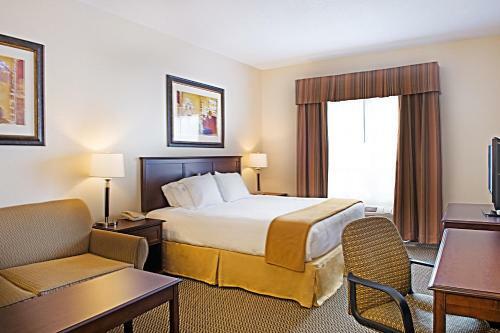 Holiday Inn Express Hotel & Suites - Slave Lake
