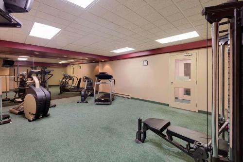 Hotel Ramada Pinewood Park Resort North Bay