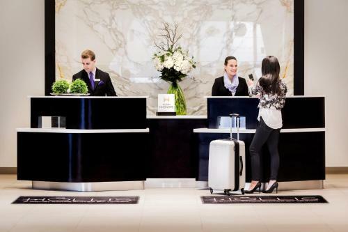 Hotel The Hollis Halifax - A Doubletree Suites By Hilton