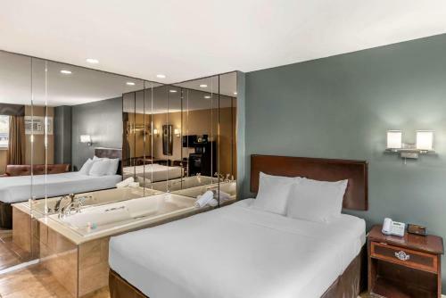 Hotel Econolodge Brossard