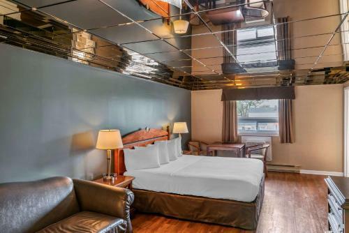 Hotel Econolodge Brossard