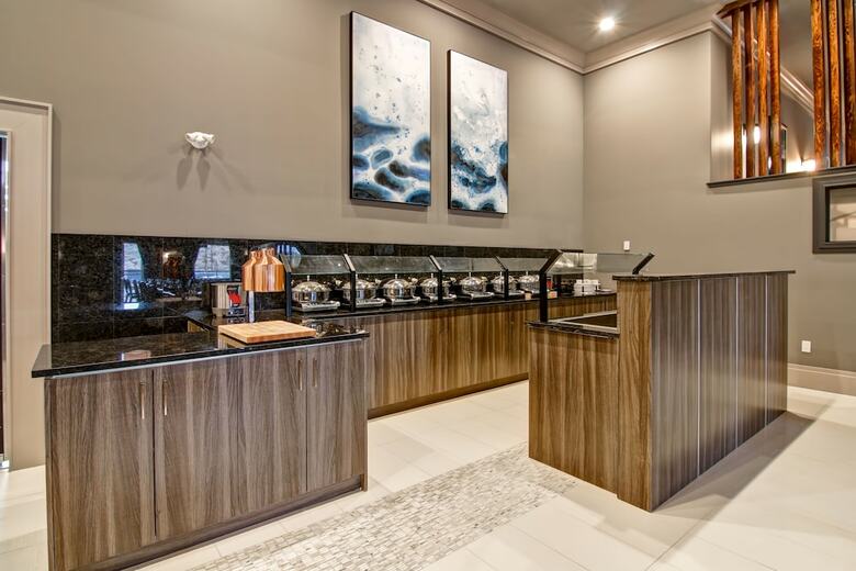 Hotel Chateau Nova Yellowknife