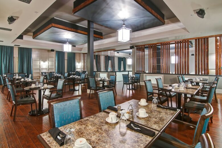 Hotel Chateau Nova Yellowknife