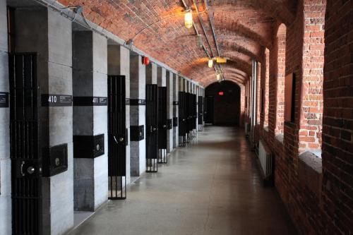 Hi- Ottawa Jail Hostel
