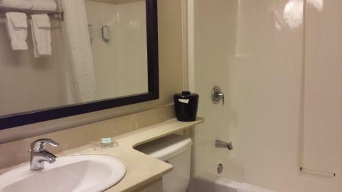 Hotel Travelodge Suites By Wyndham Moncton