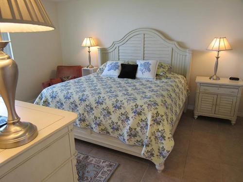 Bermuda Dunes #201 Apartment