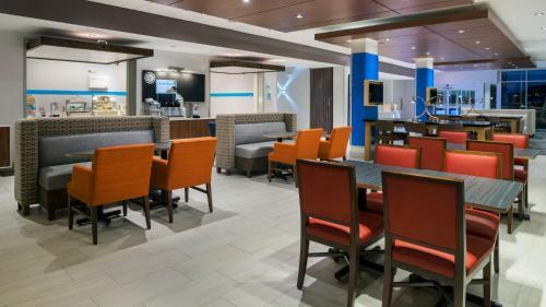 Hotel Holiday Inn Express & Suites Medina