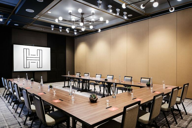Halcyon - A Hotel In Cherry Creek