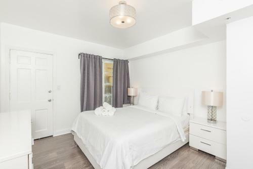 Courtyard Two-bedroom Apartments By Royal Stays