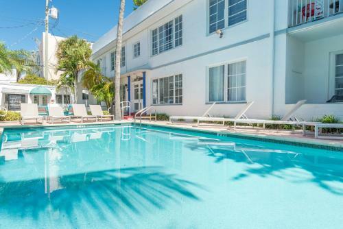 Courtyard Two-bedroom Apartments By Royal Stays