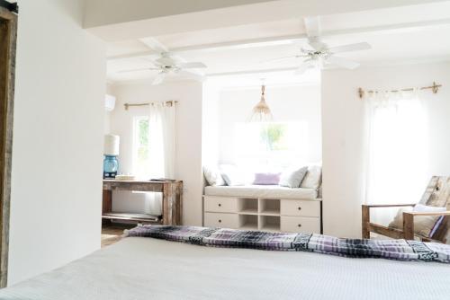 Hotel Thatch Caye Resort