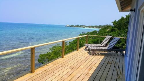 Hotel Thatch Caye Resort