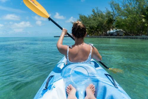 Hotel Thatch Caye Resort