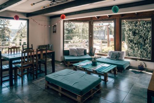Hostal Bonita Lake House - Hostel & Bungalows