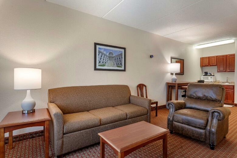 Hotel Clarion Suites Central