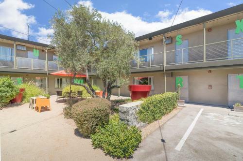 The Greens Hotel