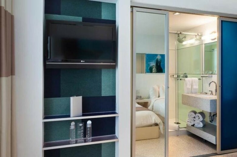 Clevelander Hotel