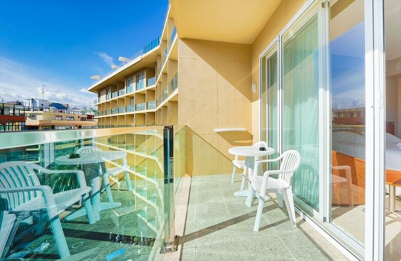 Hotel Reina Isabel