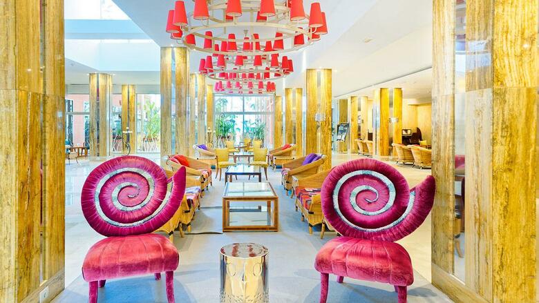 Hotel Reina Isabel