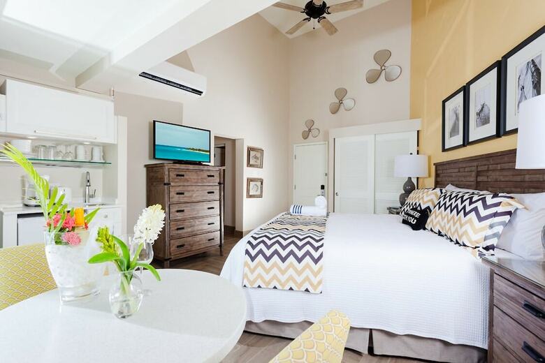 Hotel Oyster Bay Beach Resort