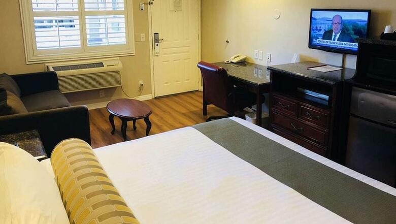 Dynasty Suites Hotel