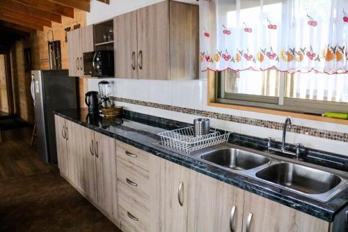 Hostal Caba�as Los Tilos