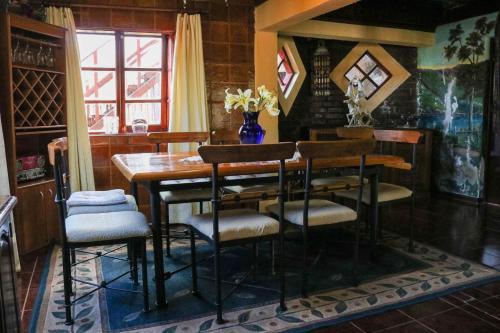 Hostal Caba�as Los Tilos
