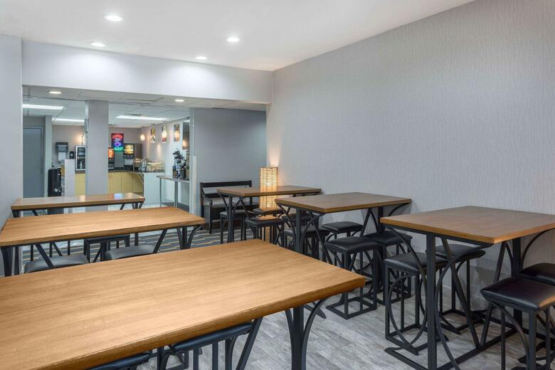 Hotel Microtel Inn & Suites Eagles Landing