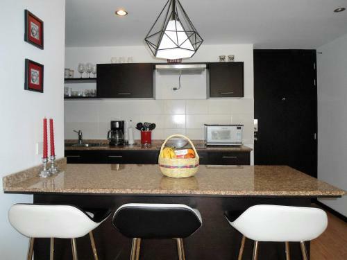 Central Apartments (plaza Foch)