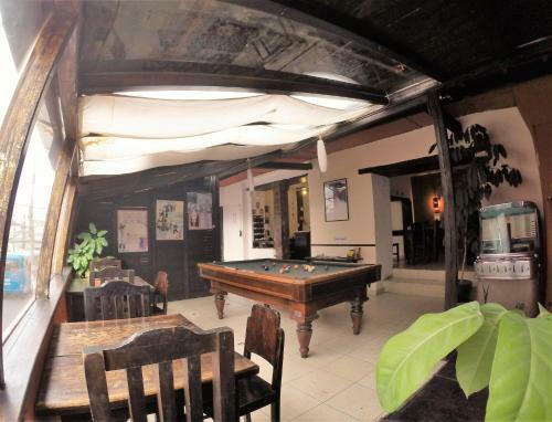Albergue Hostal L'auberge Inn