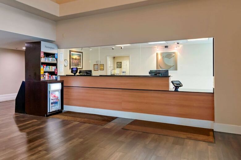 Hotel Comfort Suites