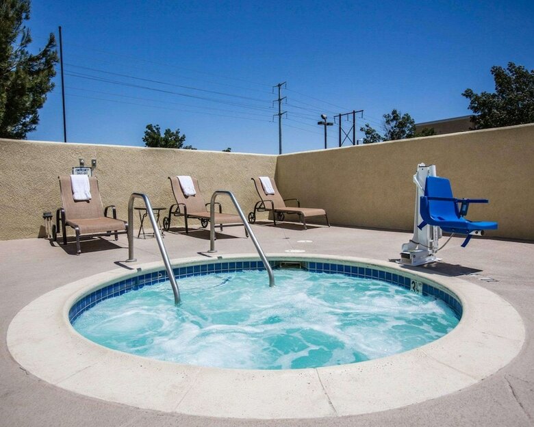 Hotel Comfort Suites