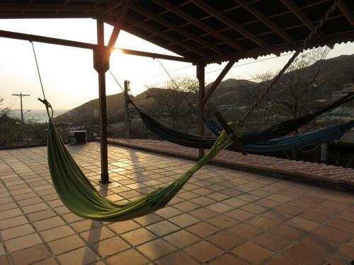 Bed & Breakfast Magic House