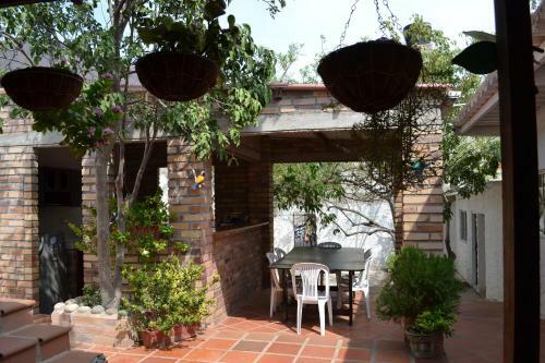 Bed & Breakfast Magic House