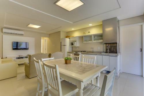 Villas Jurer� Residences