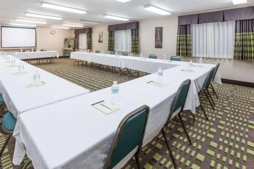 Hotel Super 8 Bedford