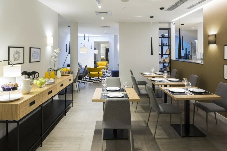 Livris Hotel