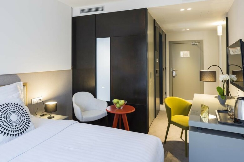 Livris Hotel