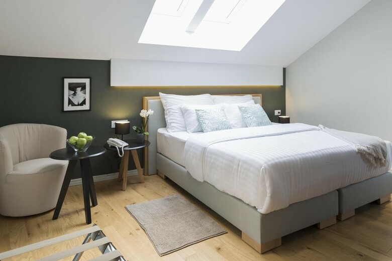 Livris Hotel