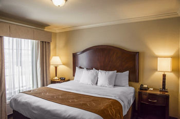 Hotel Comfort Suites