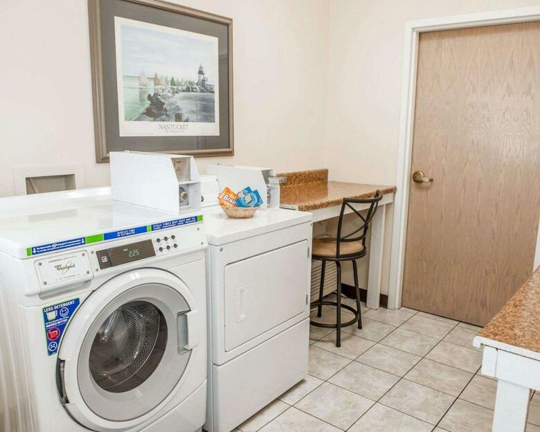 Hotel Comfort Suites