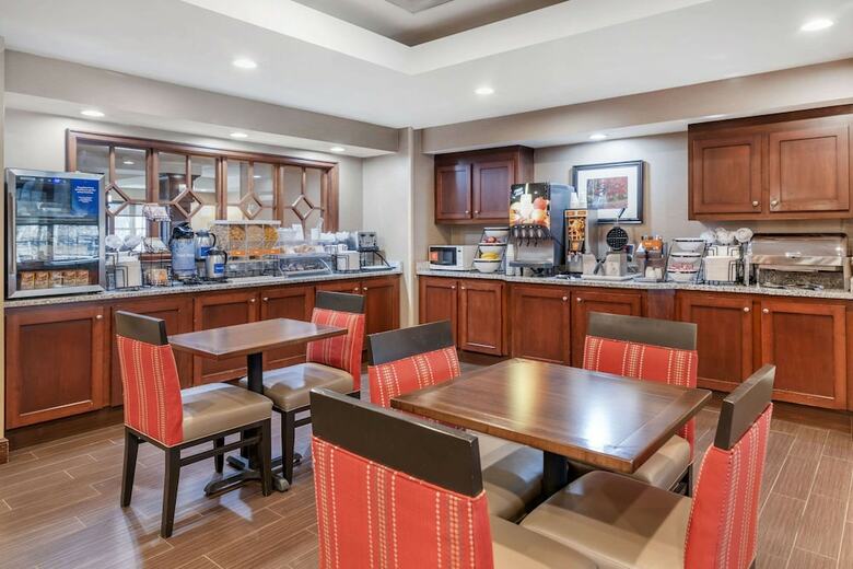 Hotel Comfort Inn & Suites
