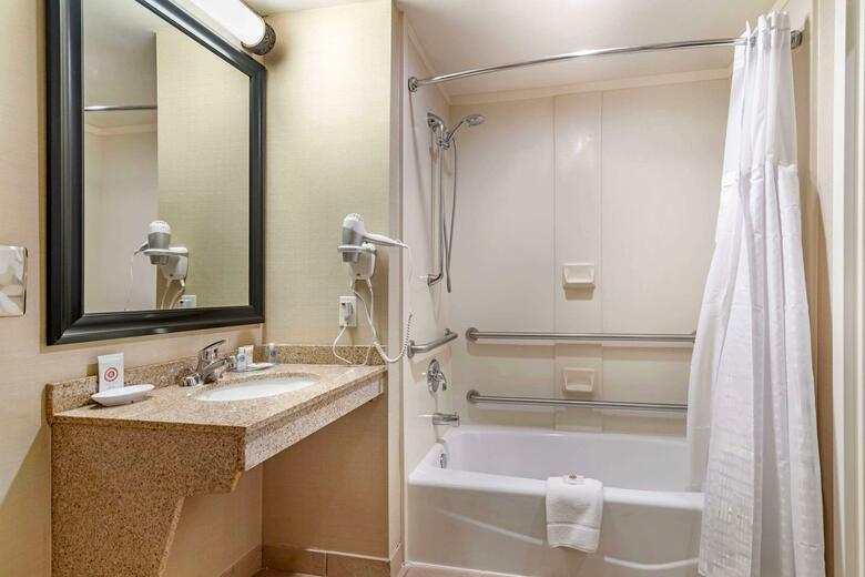 Hotel Comfort Inn & Suites