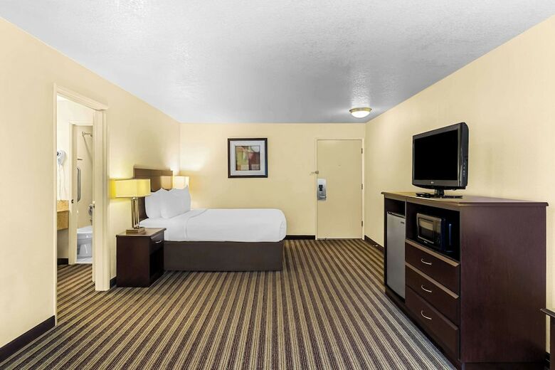 Hotel Quality Inn And Suites