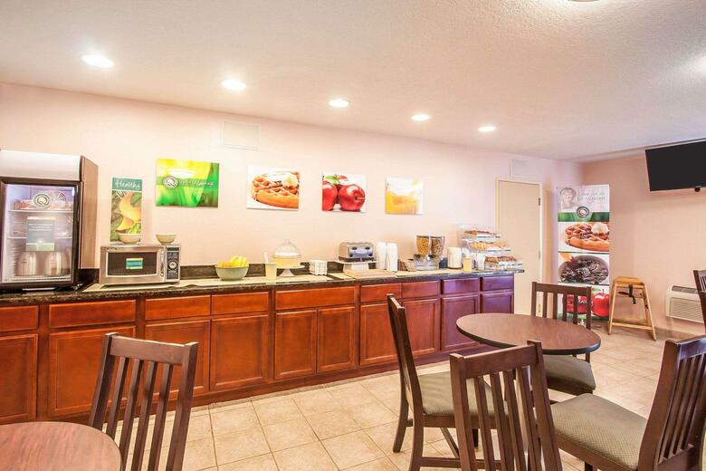 Hotel Quality Inn And Suites