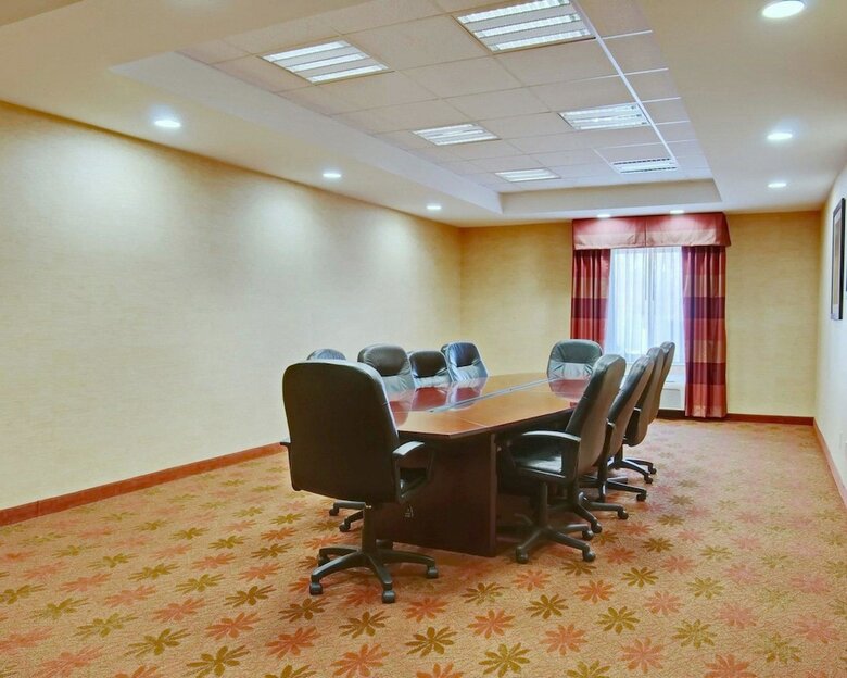 Hotel Comfort Suites