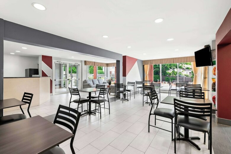 Hotel Comfort Inn