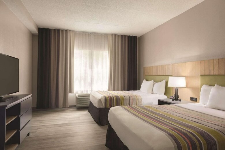 Hotel Country Inn & Suites