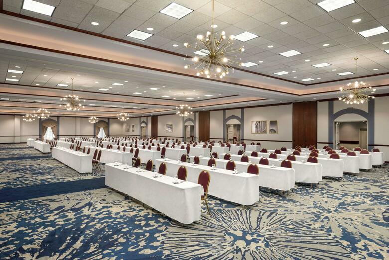 Hotel Embassy Suites Cleveland - Rockside